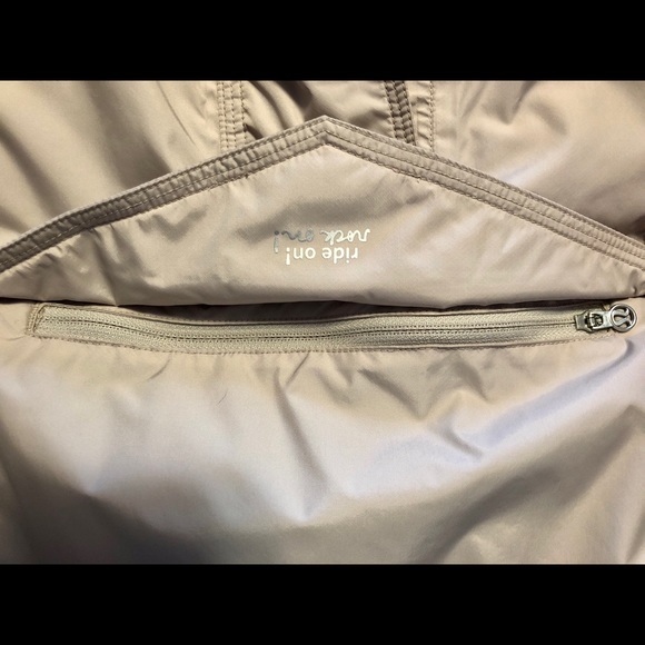 Lululemon Ride On Anorak in Dune, size M/L - Picture 6 of 6